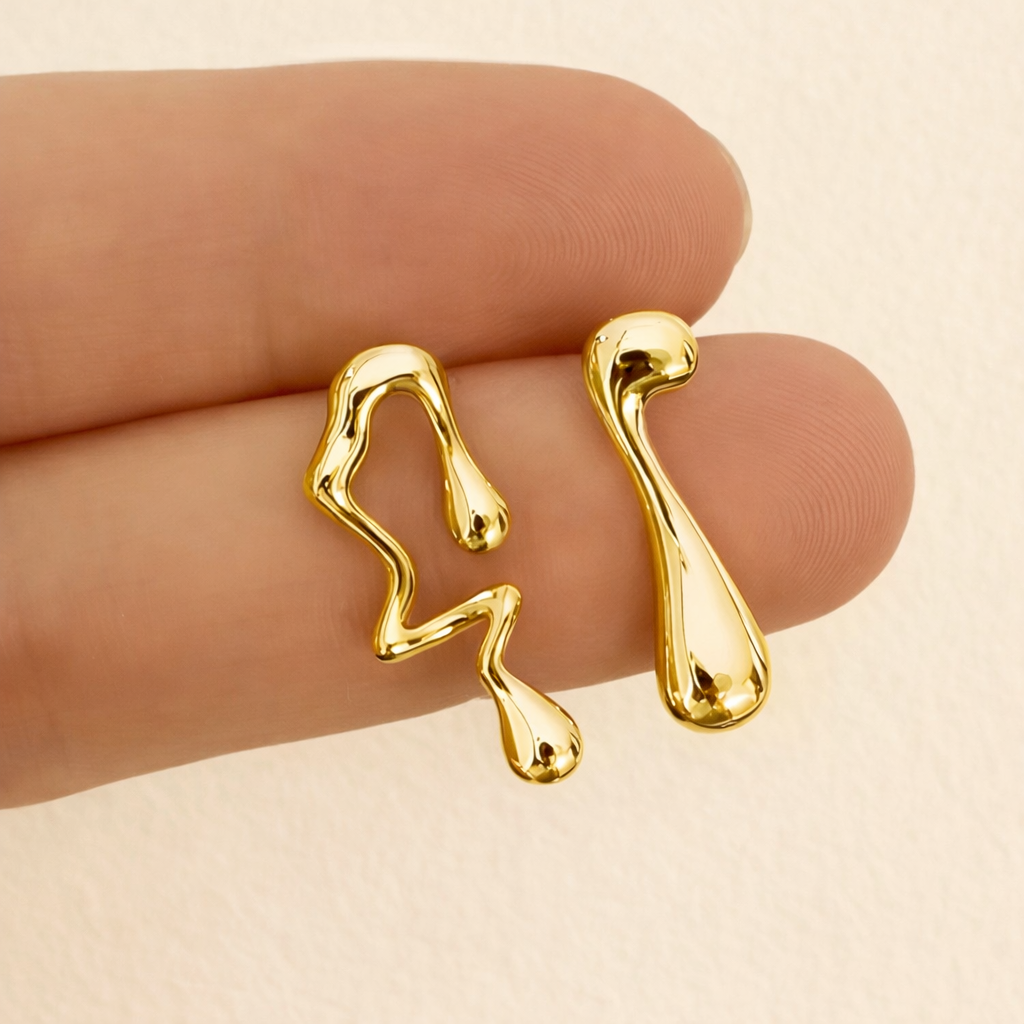 ✨ Liquid Flow Earrings – Gull