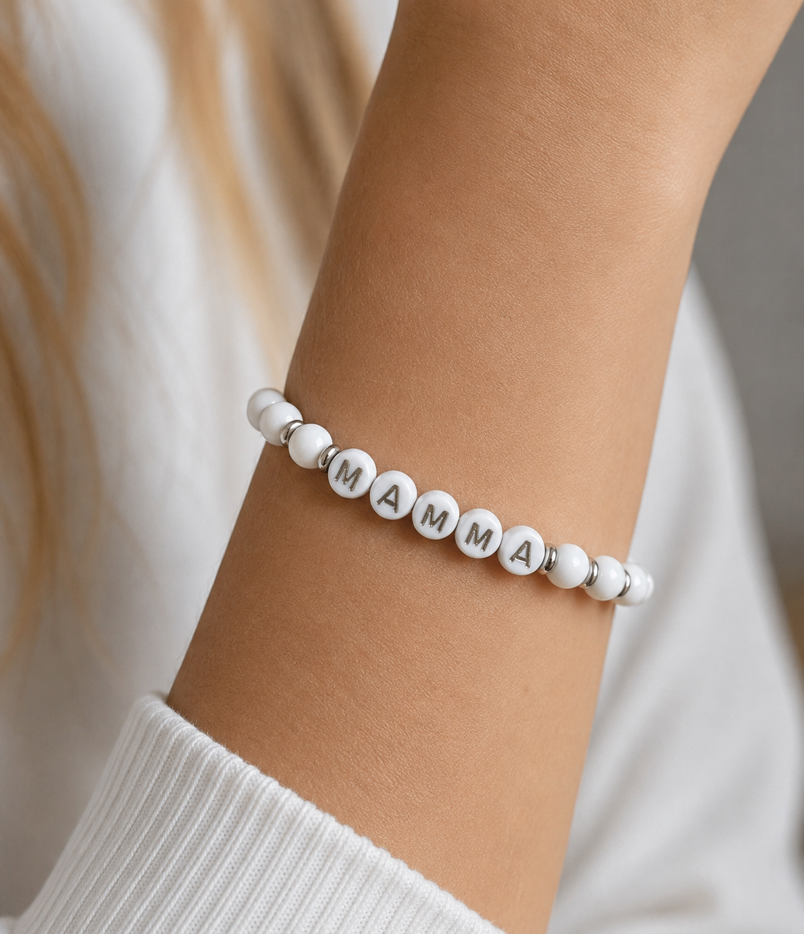 MAMMA Armbånd med Glassperler – Personlig Håndlaget | GlitzGlow Atelier