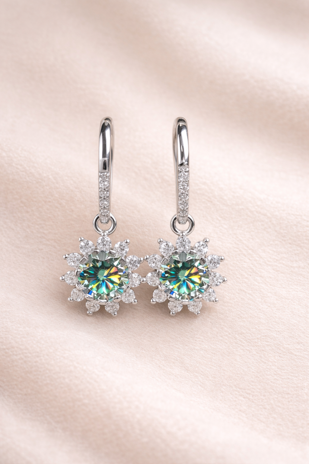 ✨ Aurora Moissanite Øredobber – GlitzGlow Prémium