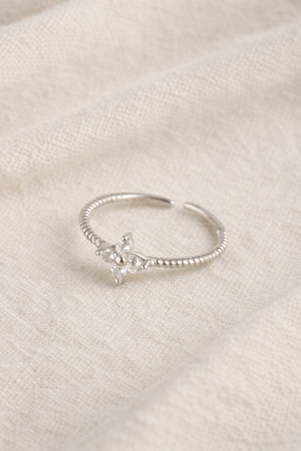 Mini Kløver Ring i Sølv 925 – Delikat Justerbar Ring | GlitzGlow