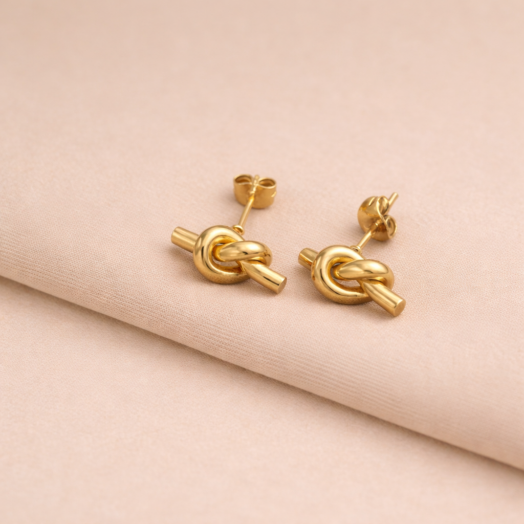 ✨ Knot Stud Earrings – Gullfarget PVD