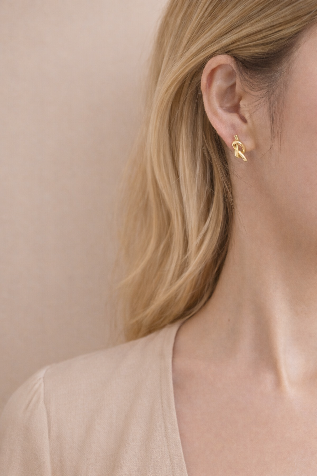 ✨ Knot Stud Earrings – Gullfarget PVD