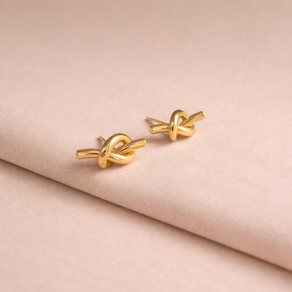 ✨ Knot Stud Earrings – Gullfarget PVD