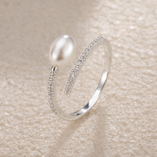 Åpen ring med ferskvannsperle – 925 sølv
