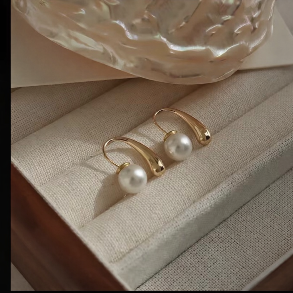 ✨ Pearl Curve Earrings – GlitzGlow