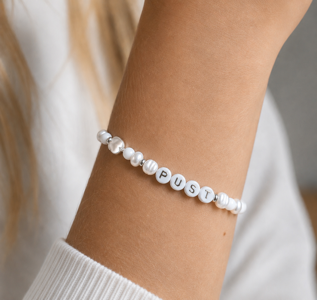 Armbånd PUST med Naturlige Perler – Håndlaget Sølvfarget |GlitzGlow