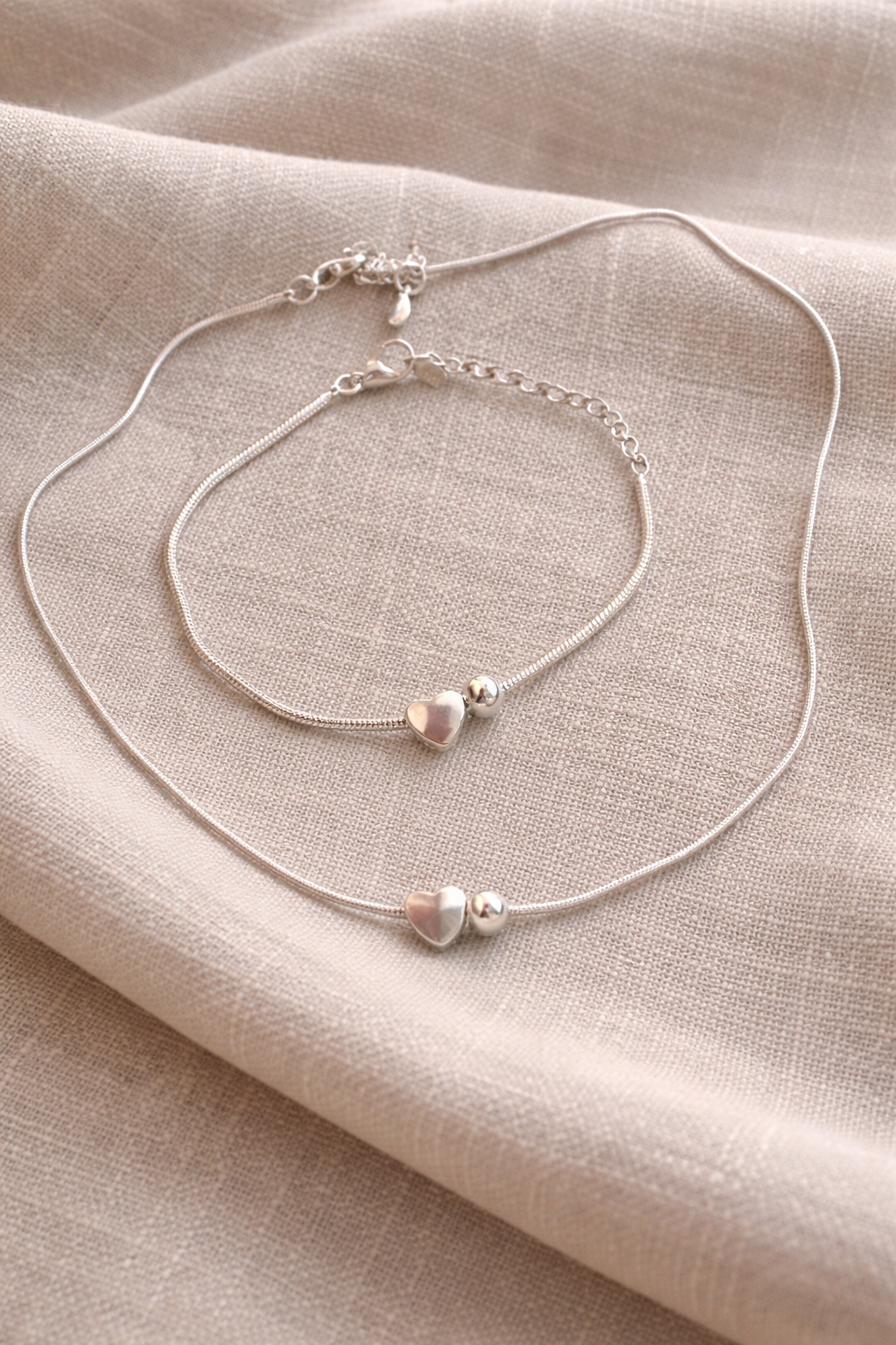 Hjerte Smykkesett i S925 Sølv – Elegant Halskjede og Armbånd, Minimalistisk Design, Gave til Henne