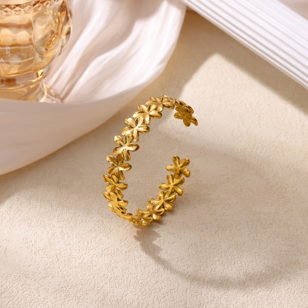 🌼 Golden Bloom  Set  Tre deler – én tidløs eleganse