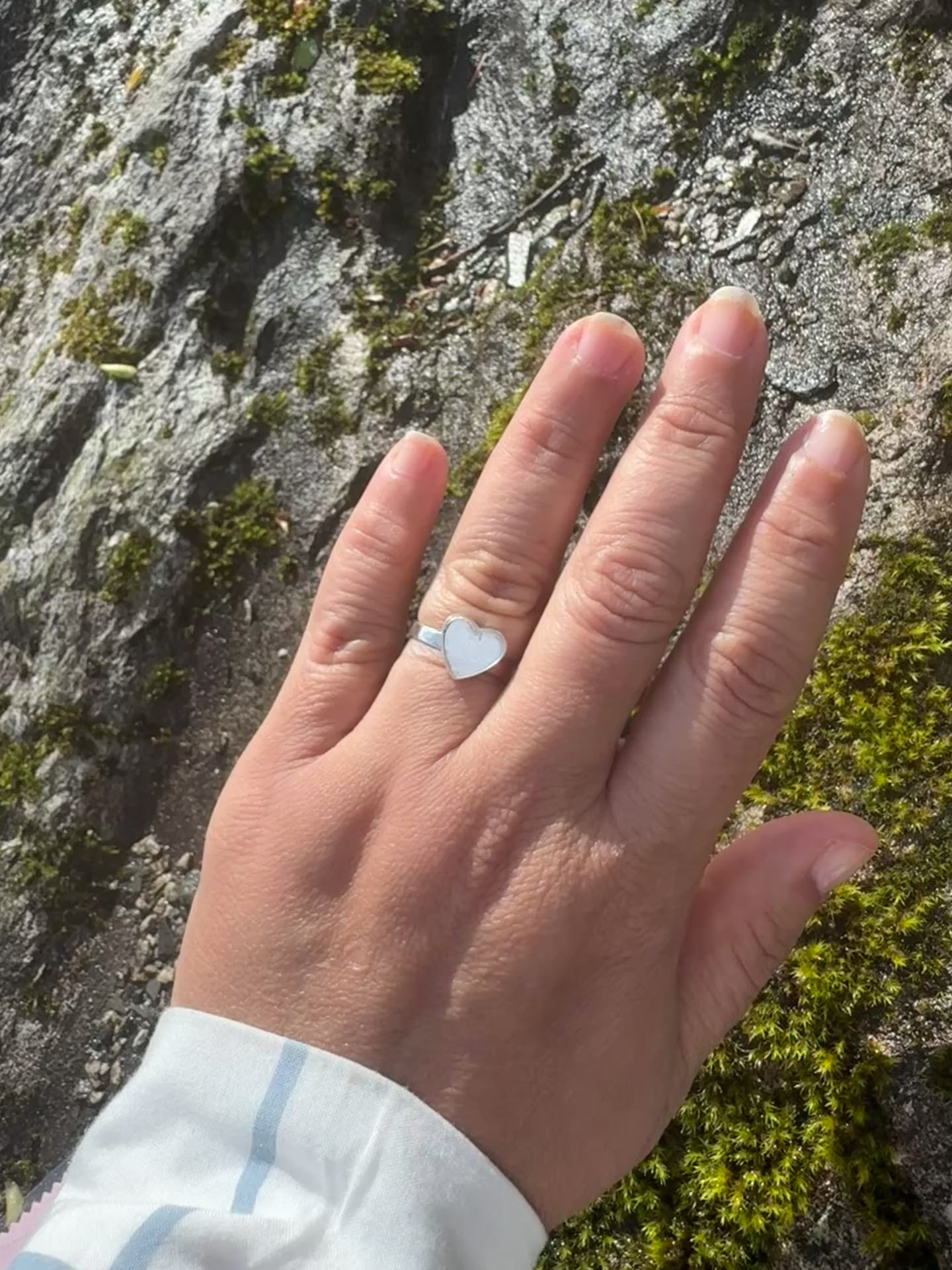 Bella Heart Ring i ekte sølv – justerbar minnering med personlig innhold