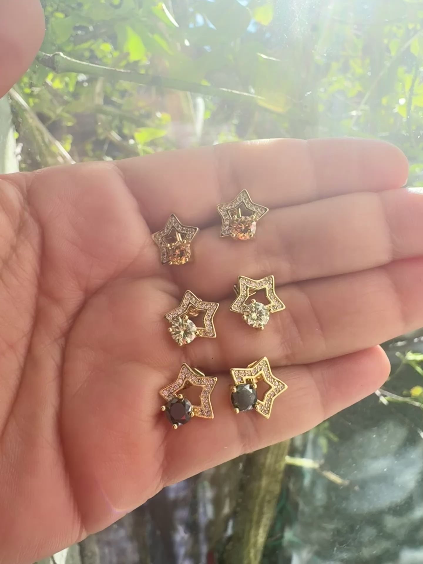 Stjerneøredobber i 925 sølv med moissanite og 18k gullbelegg