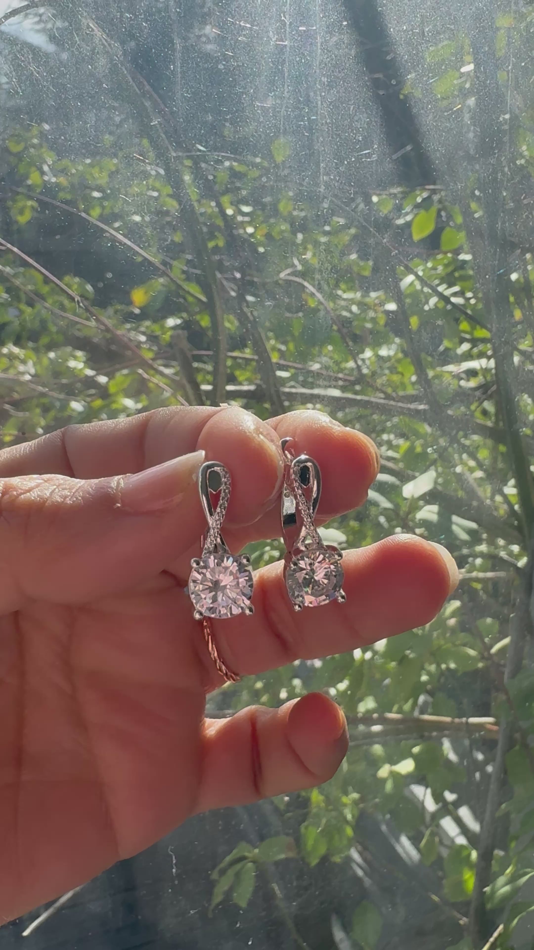 “Øredobber sølv 925 med stor moissanite”